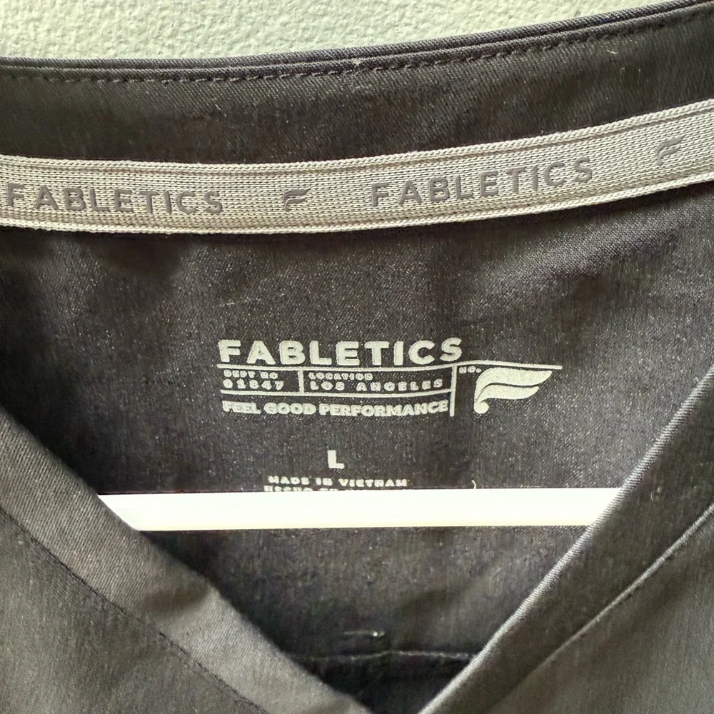 Method 2-Pocket Scrub Top (Reflective) - Picture 4 of 6